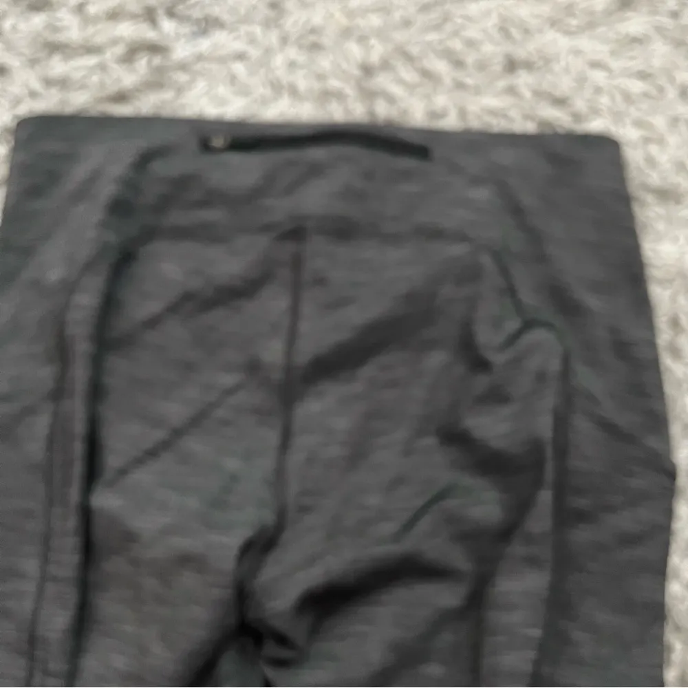 Lululemon speed up 28" grey leggings size 6 - Image 6
