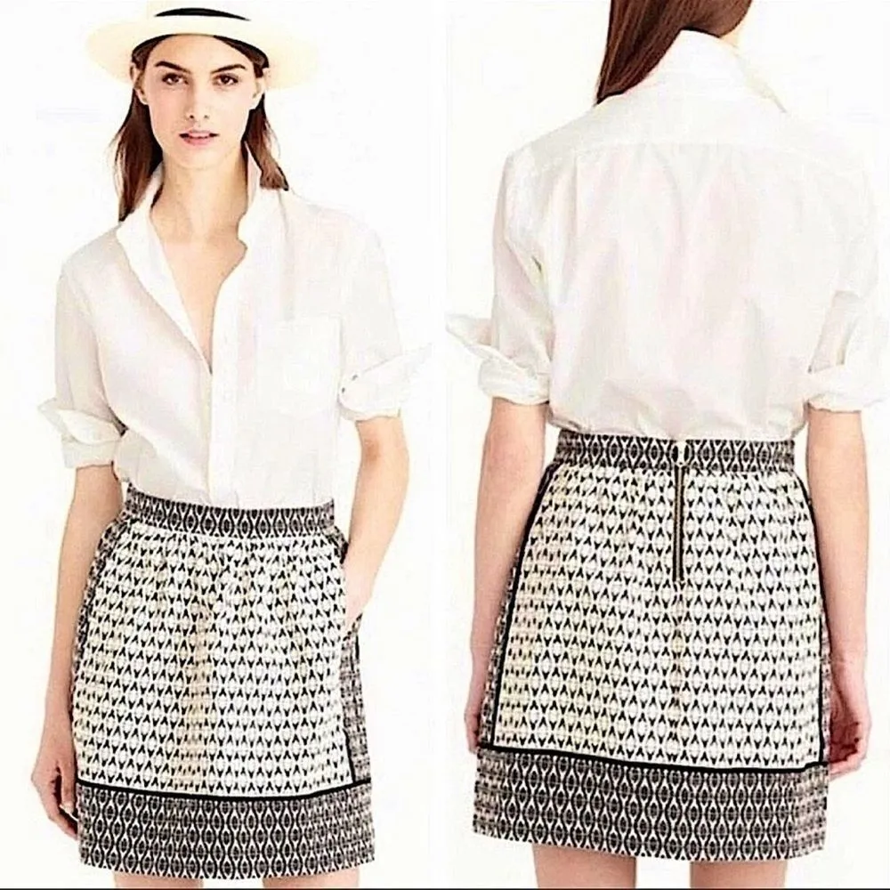 J. Crew Textured Jacquard Block Print Black and White Graphic Mini Skirt Size 8 - Image 2