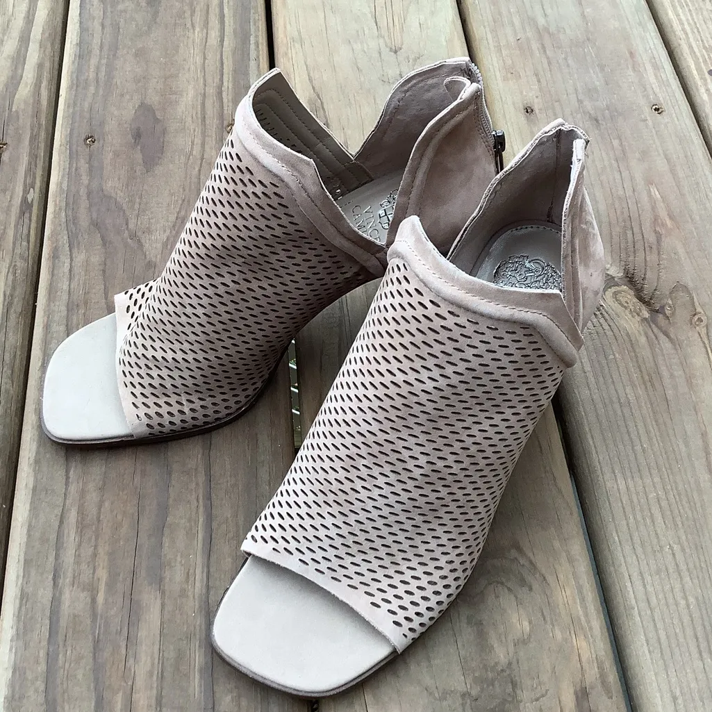 Vince CAMUTO booties 🌹STYLISH and COMFY 🌟 - Image 14