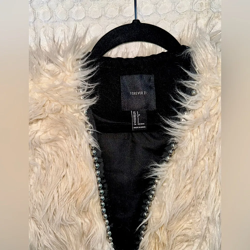 Forever 21 Faux-Fur Vest - Image 3
