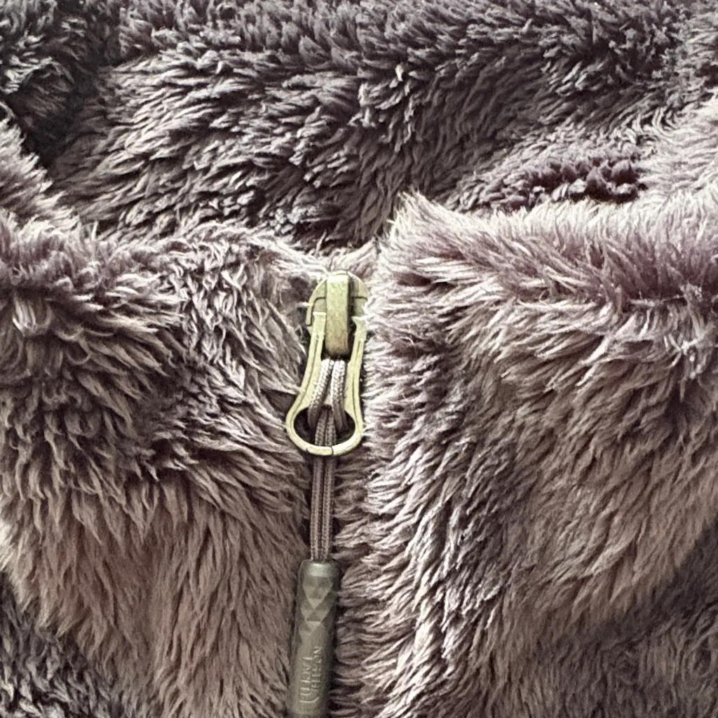 EUC Women's North Face Osito 1/4 Zip Hybrid Fleece Jacket size M - Image 5