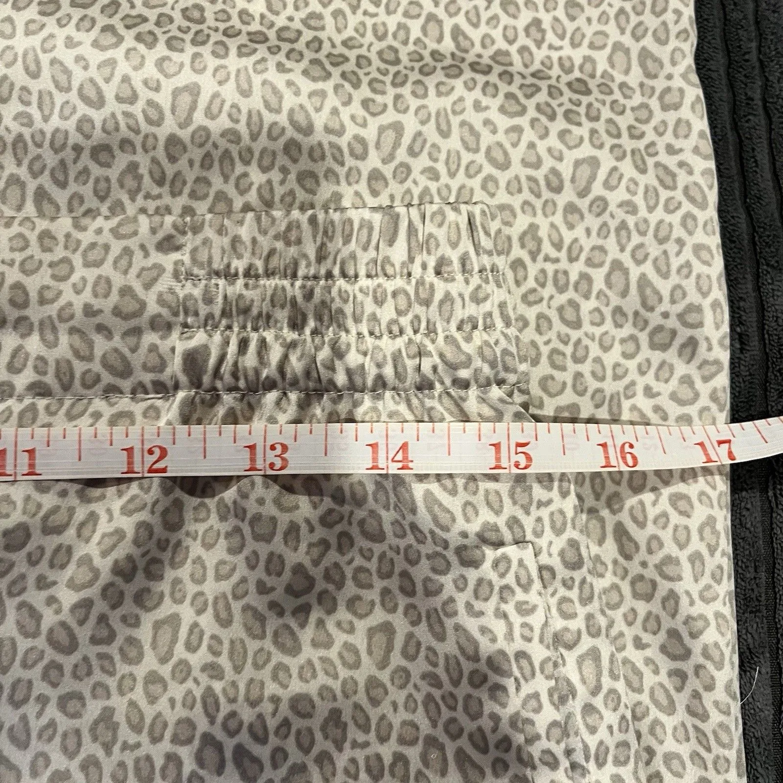 BAREFOOT DREAMS Washed Satin Pants And Top PJ Set Small - Animal Print - Image 5