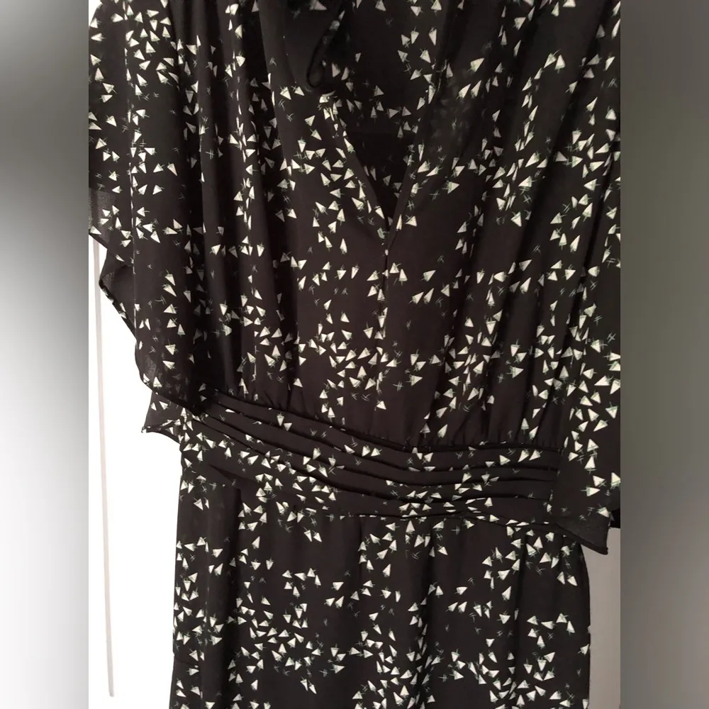 Max Studio Tie Neck Asymmetrical midi Dress flutter sleeves flowy size S - Image 11