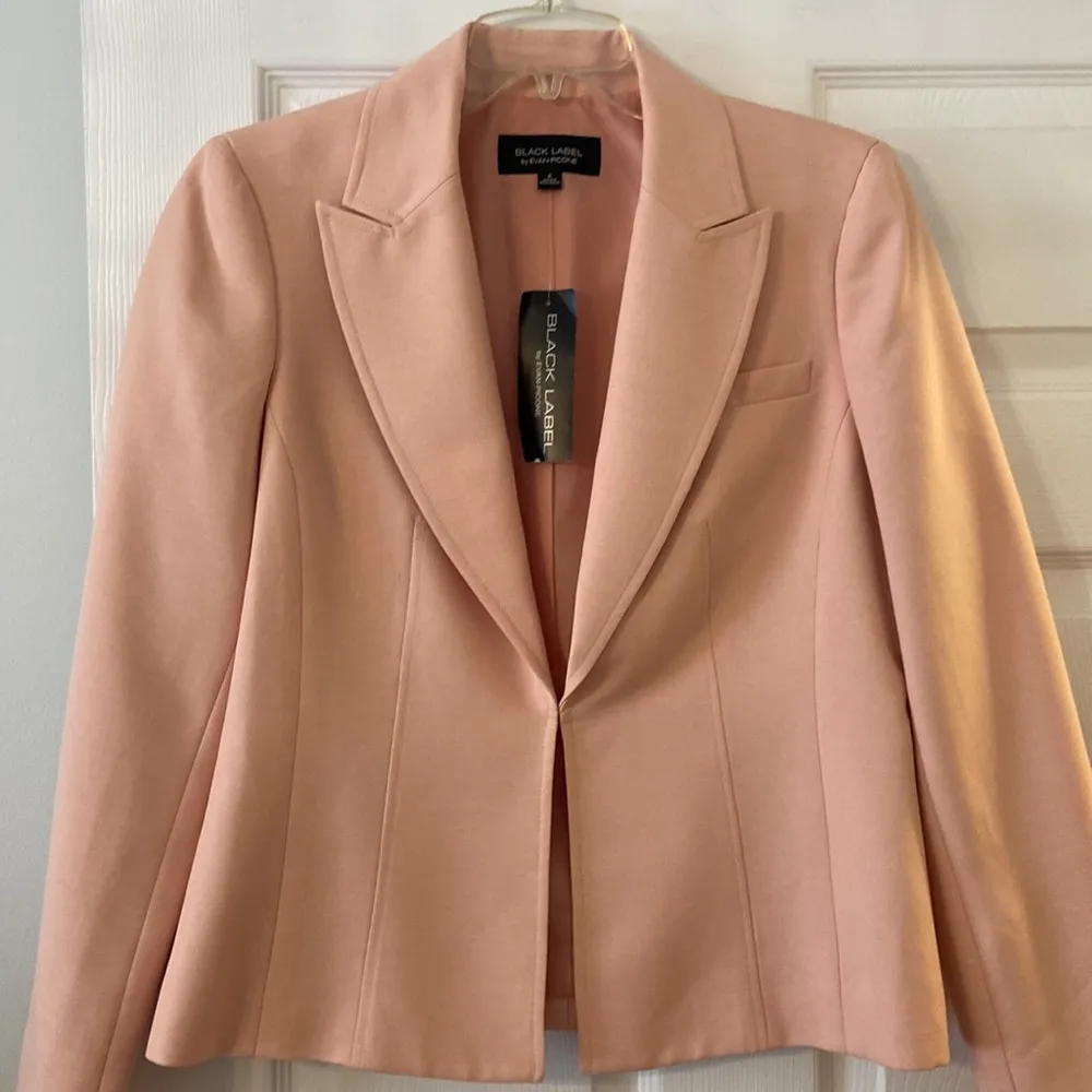Black Label Women’s Blazer size 8 brand new with tag length 25” bust 34” - Image 5