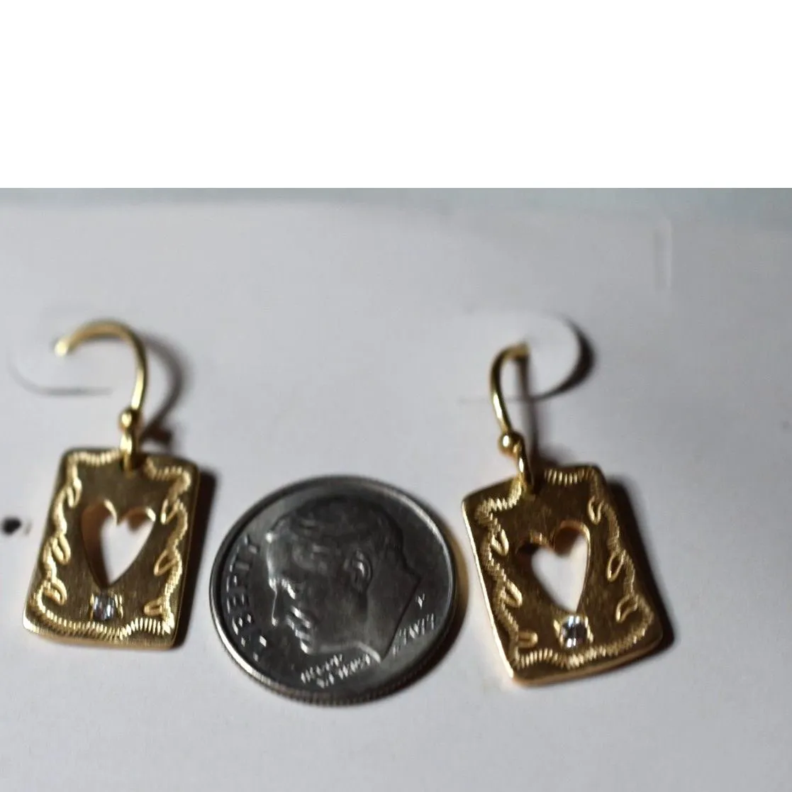 NIP Trades Of Hope Delicate Gold Tone Engraved Heart Fish Hook Y2K Earrings - Image 2