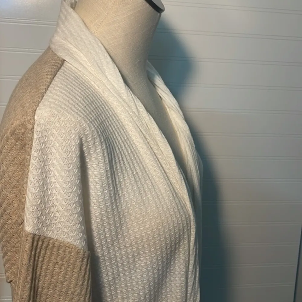 Bobeau cardigan women’s long sleeve nwt color block  tan cream waffle knit Sz S - Image 5