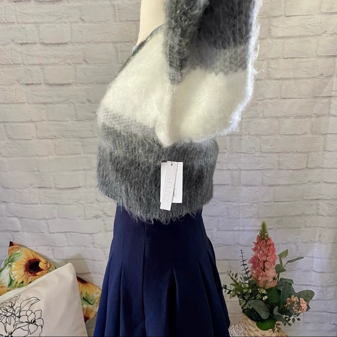 NWT Fuzzy Cropped Cardi - Image 7