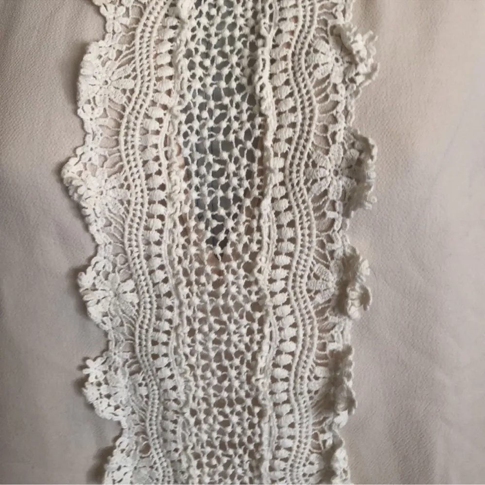 ASTR the Label Ivory Cream Crochet Trim Blouse Shirt Top Small - Image 2