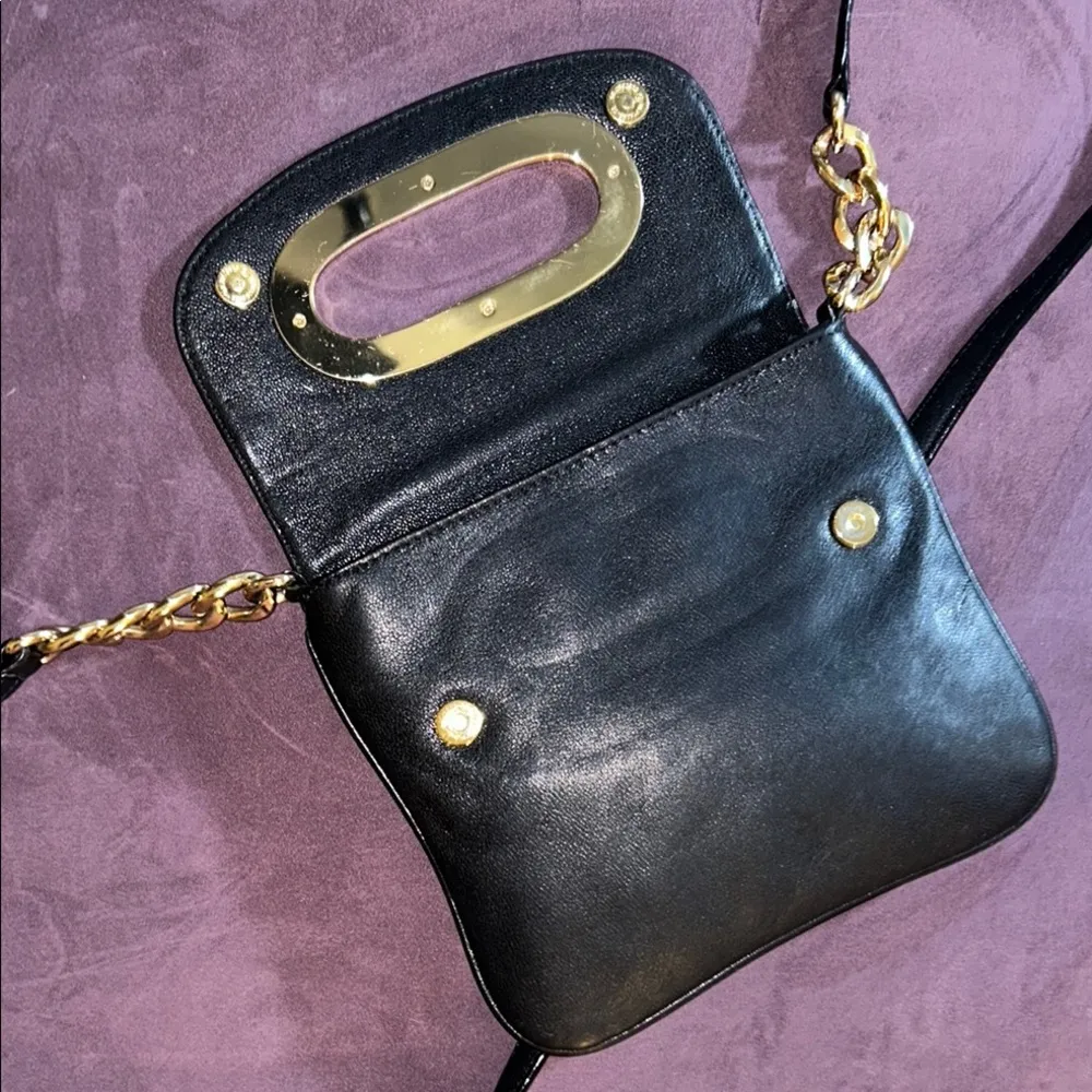 Michael Kors Black Leather and Gold Metal Crossbody Bag - Image 5