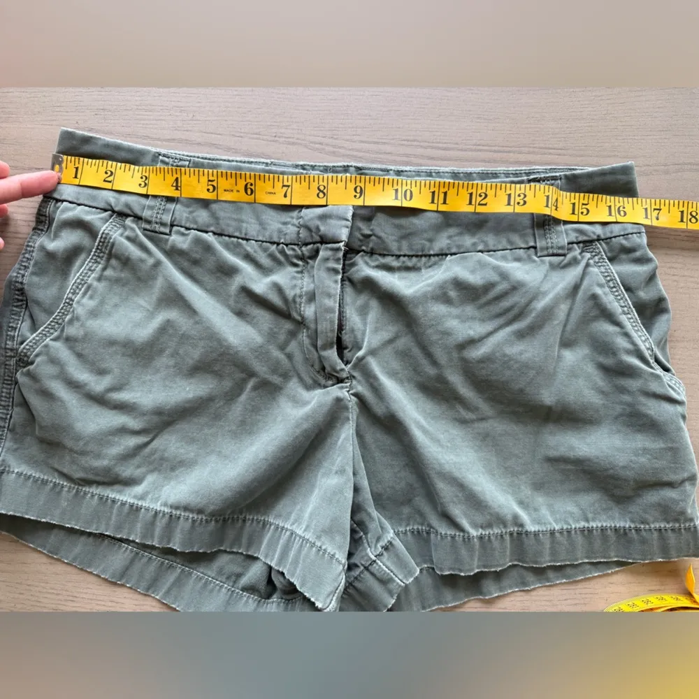 J. Crew Green Chino city fit Shorts sz 6 guc - Image 4