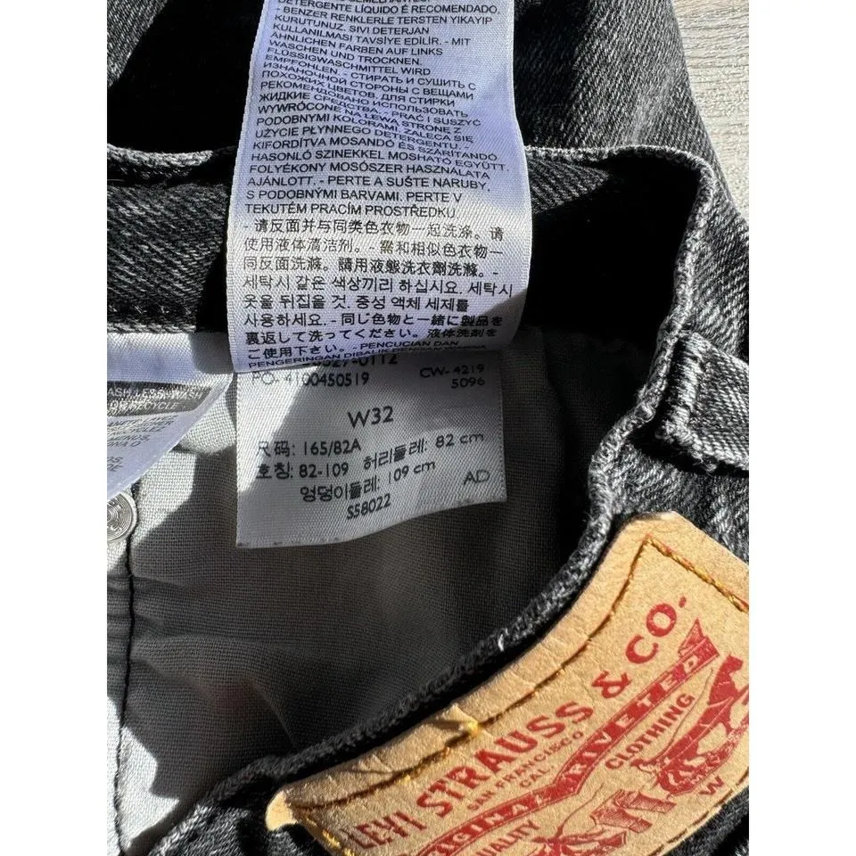 Levis 501‎ Black Cutoff Shorts Pre OwnedJunior Size 32 - Image 6