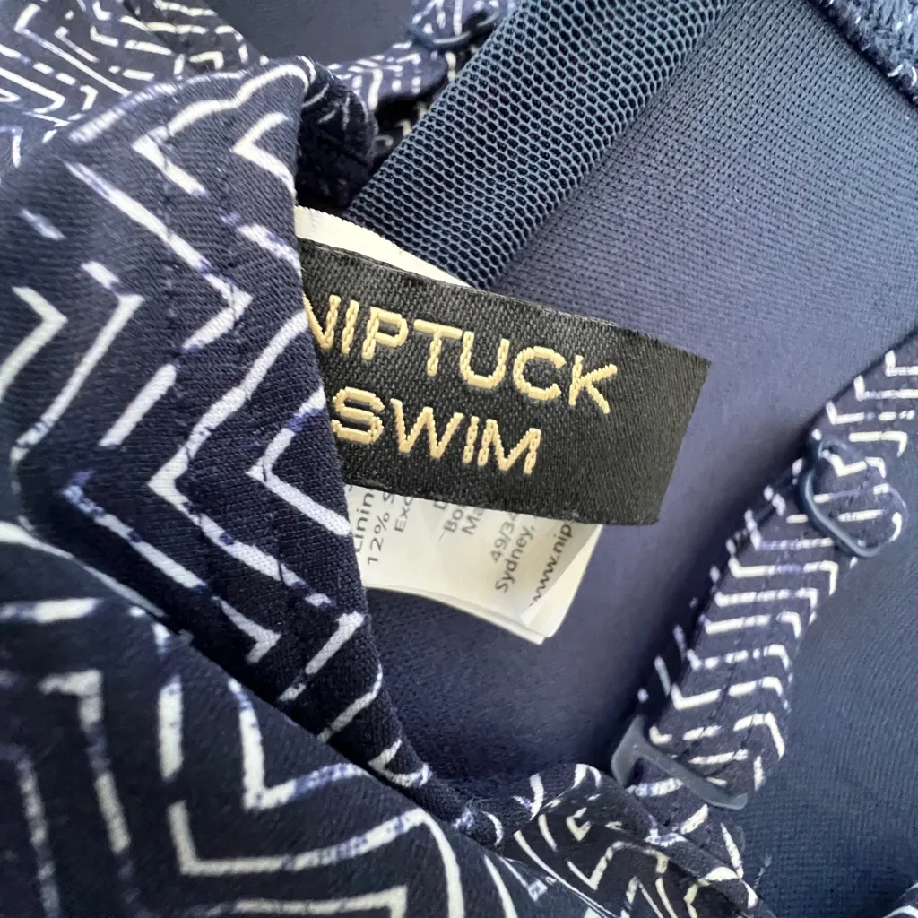 Nip tuck One - Image 12