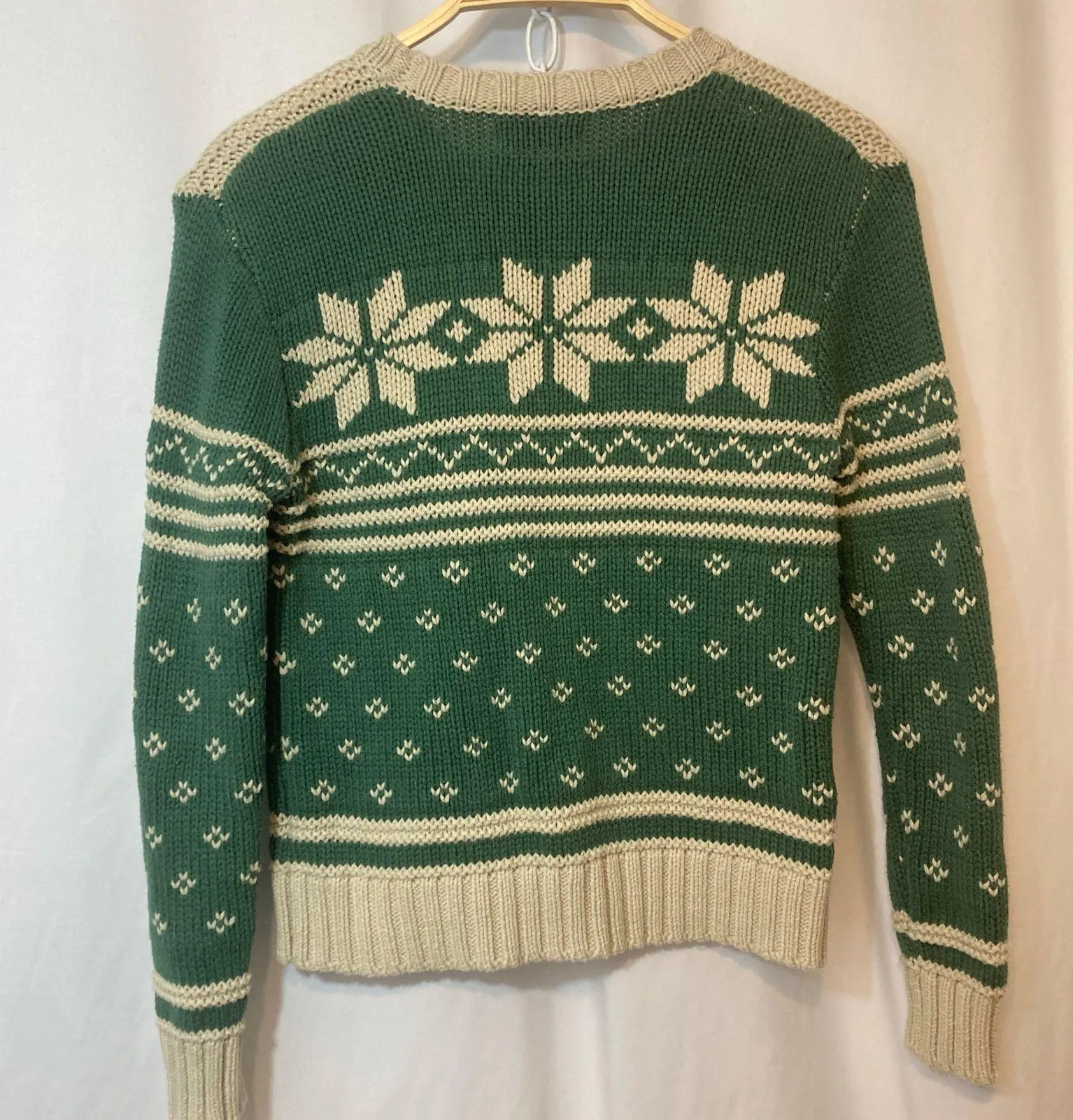 Urban Outfitters Knit Fair Isle Green White Winter Snowflakes Christmas Sweater - Image 9