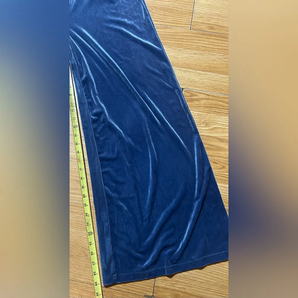 NWT Ladies Small SHEIN Belle blue Velvet Cami Jumpsuit w/adjustable straps. - Image 4