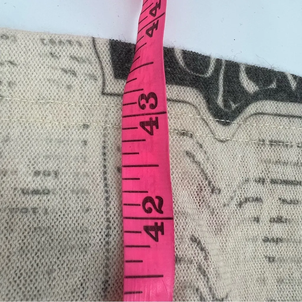 With Jéan Frankie Strapless Midi Dress in Read
All About It Print - Image 8