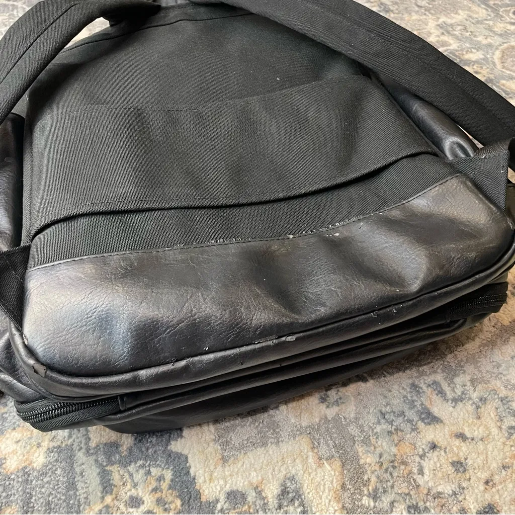 BEIS  Sleek Black Travel Backpack - Image 12