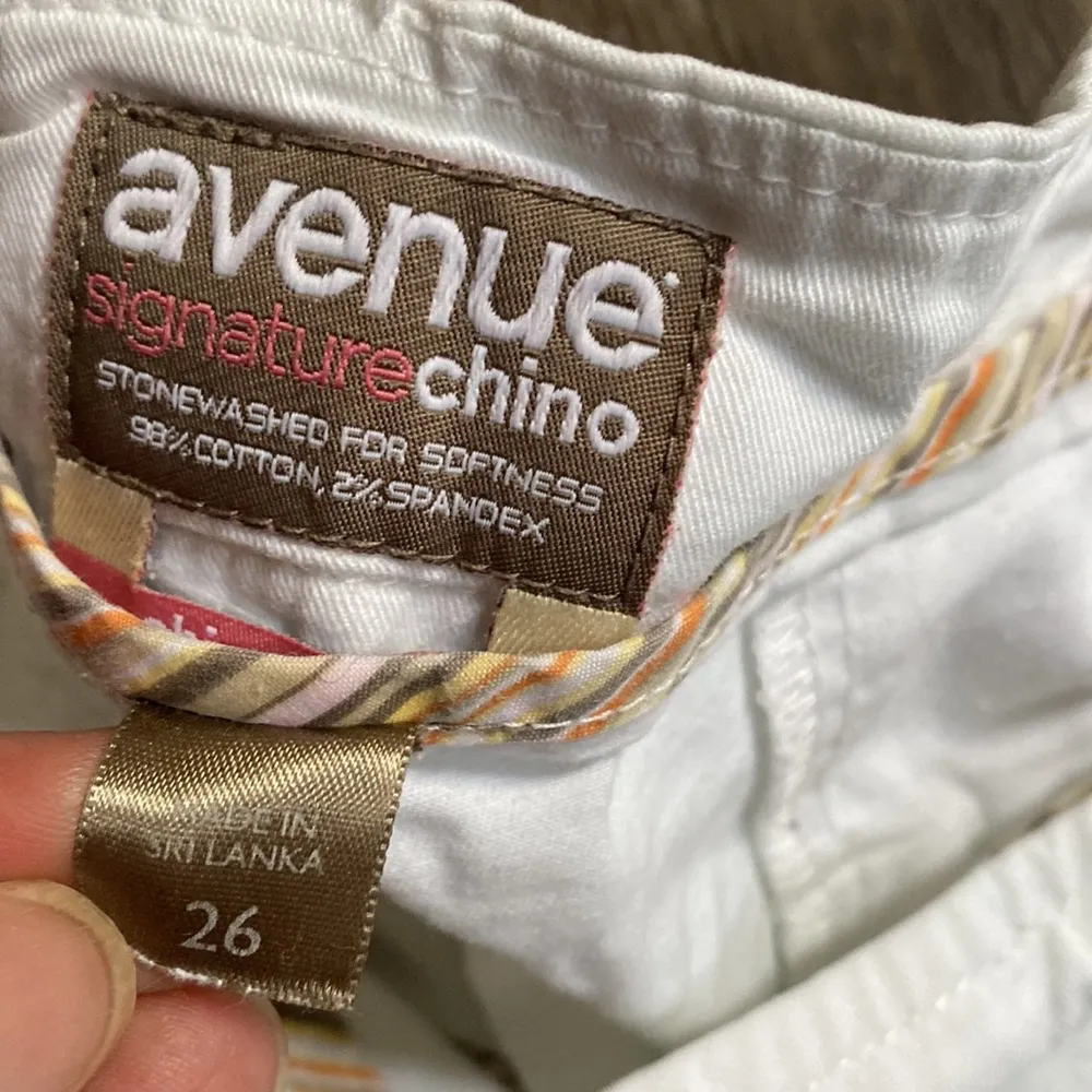 China Stonewashed Shorts Size 26 - Image 3