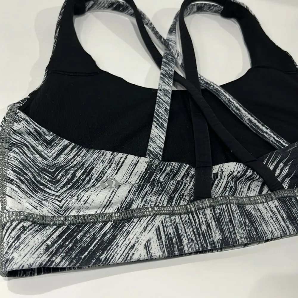 Lululemon Energy Bra Heat Wave White Black / Black Sports Bra Sz 6 - Image 6