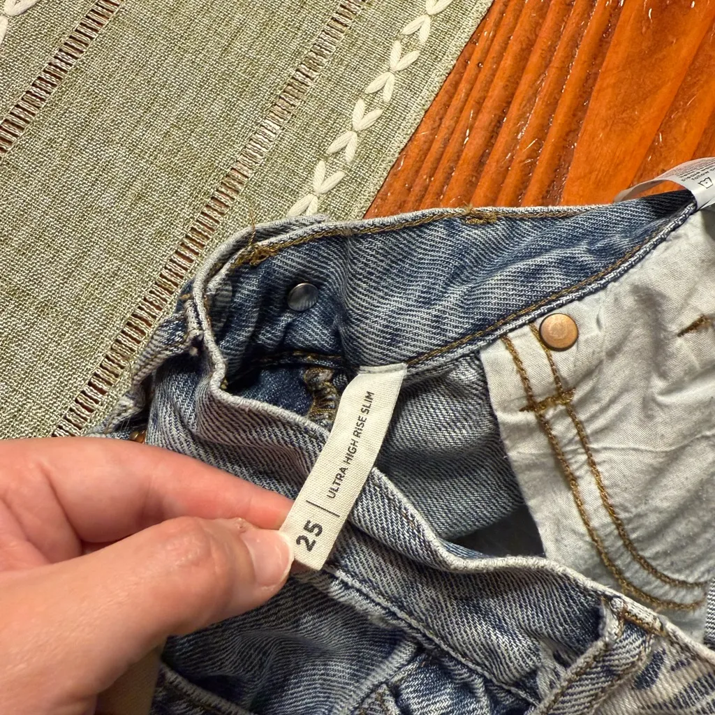 PACSUN Butterfly Print Blue Jeans - Image 5