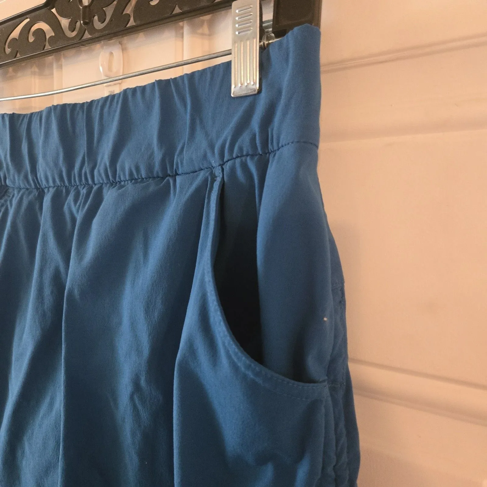 Columbia Women's Omni-Shield Blue Skort Size Medium Skirt Shorts Ruched Stretchy - Image 8