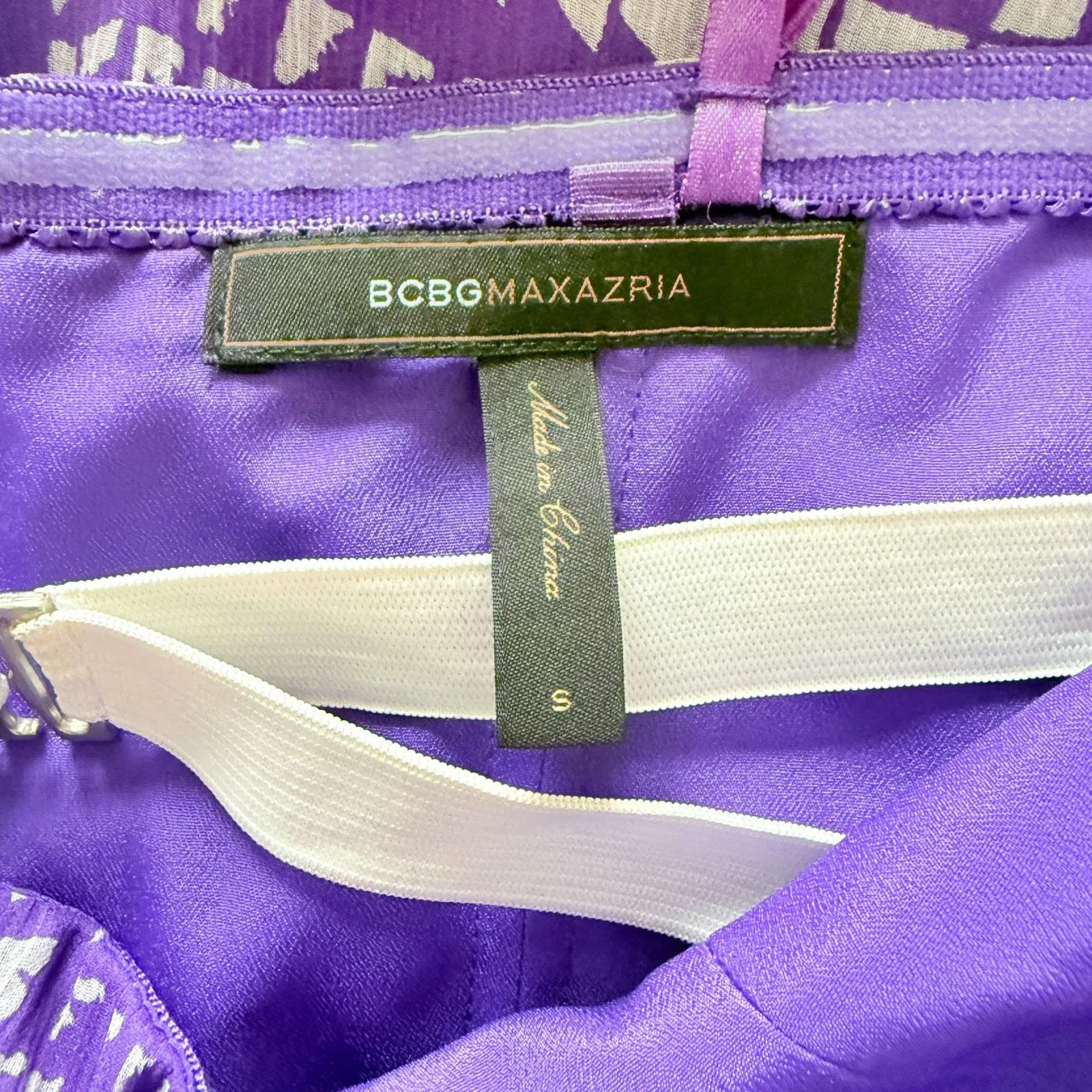 Y2K BCBG Max Azria Silk Strapless Mini Dress Purple Wisteria Print Tiered Sz S - Image 4