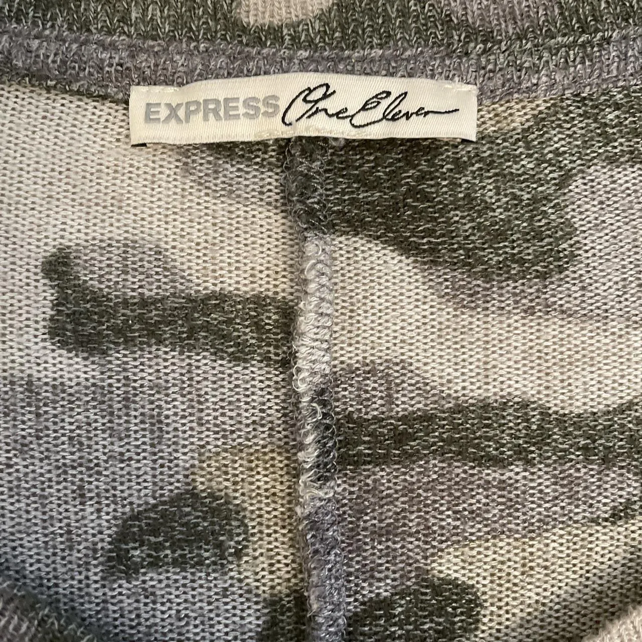 EXPRESS Camouflaging Vneck Short Sleeve Tee  - Image 4