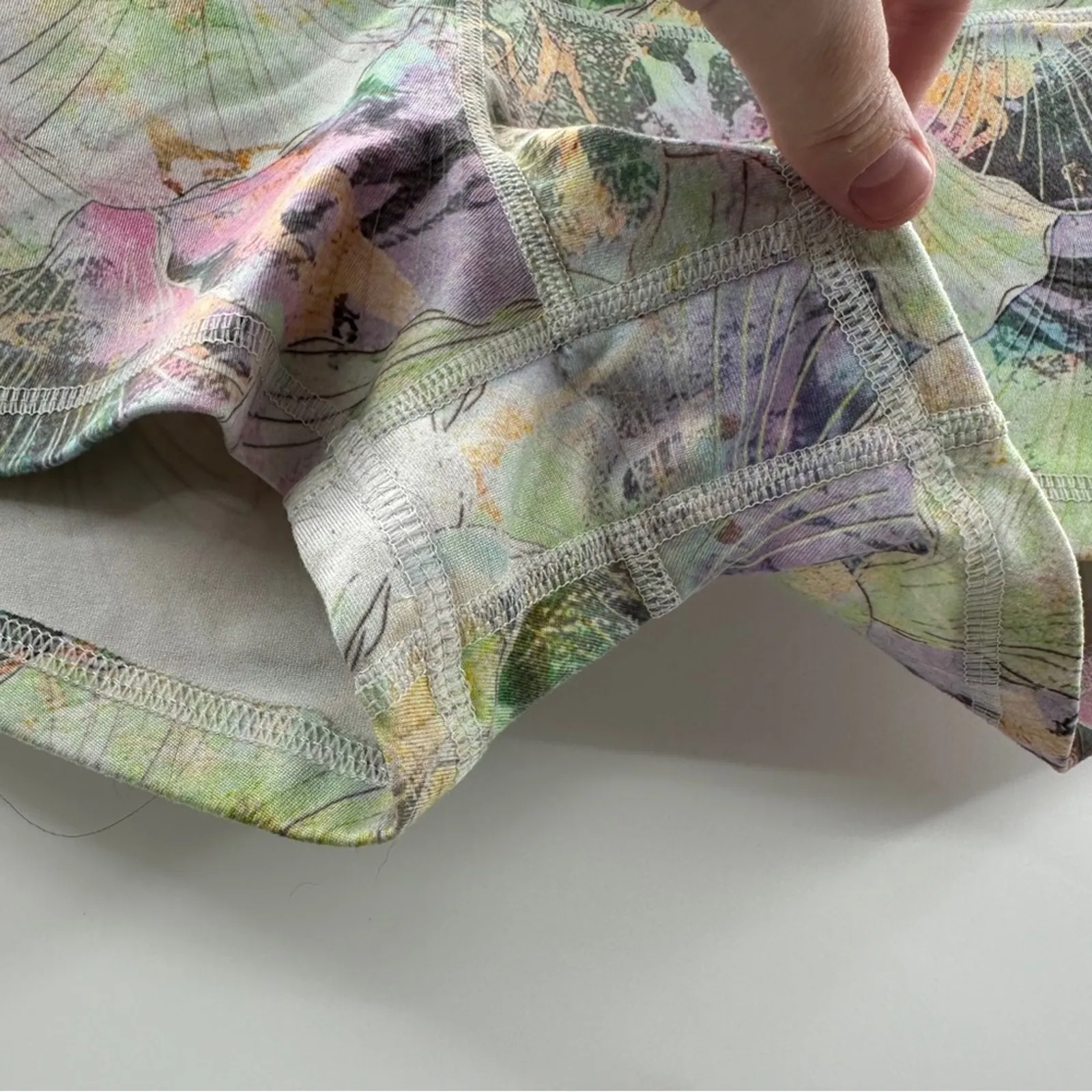 Fleo Low Rise Multicolor Abstract Mermaid Print Activewear Shorts Sz S Green - Image 4