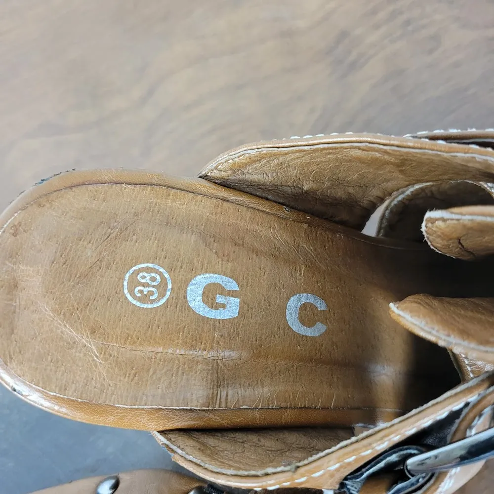 GC Womens Veronica Sandals 38 Brown Leather Peep Toe Buckle Wooden Chunky Wedge - Image 11