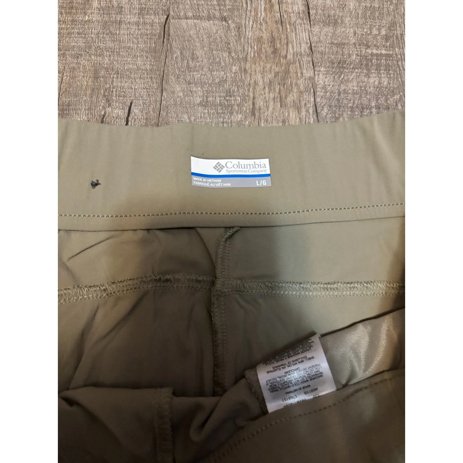 Columbia Women’s Shorts Size Large Tan Khaki Outdoor Hiking Casual Lightweight - Image 2