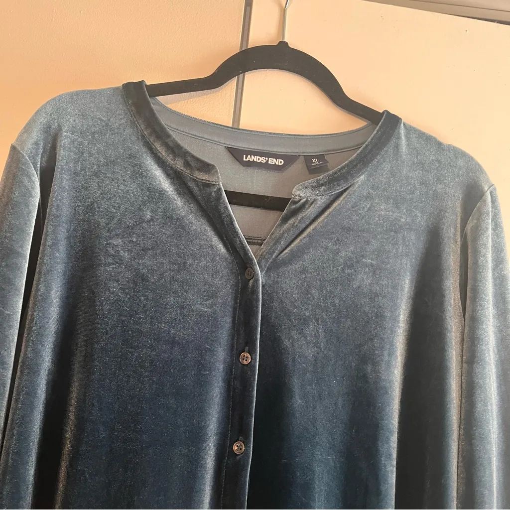 Land’s End Blue Velvet Button Front‎ Top Size XL - Image 3