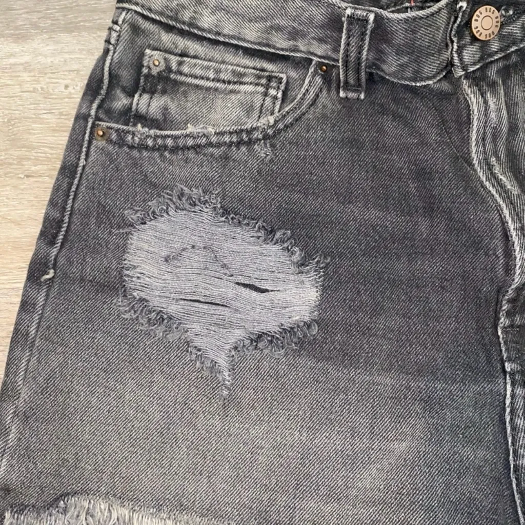 Urban Outfitters BDG 2000s punk distressed frayed girlfriend high rise shorts - Image 9