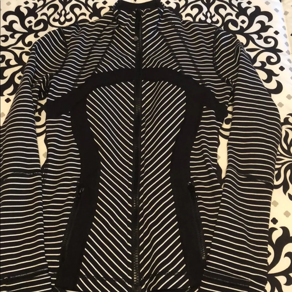 Define Jacket! Size 4 - Image 3