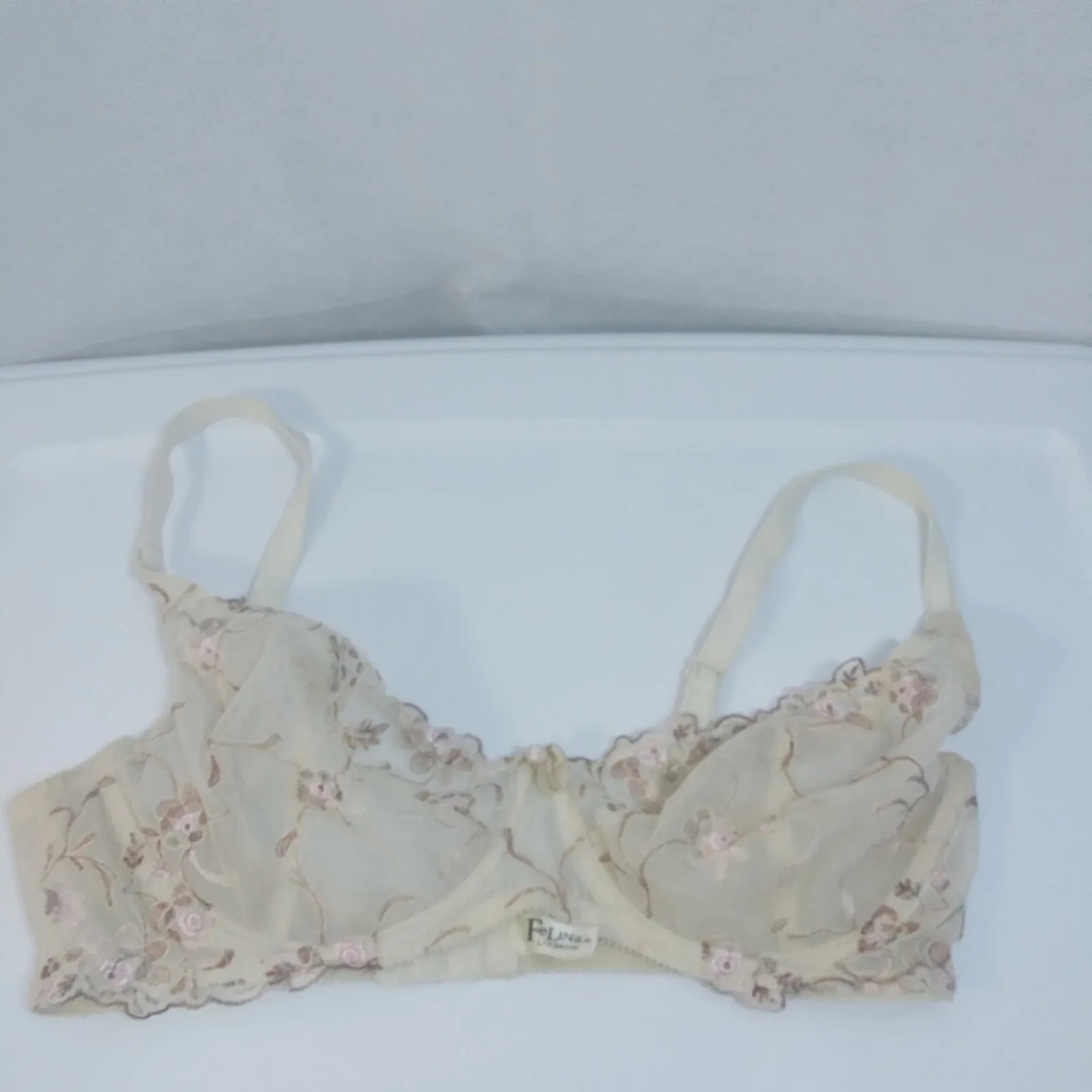 Felina Cream Lace Embroidered Wired Bra 34D - Image 3