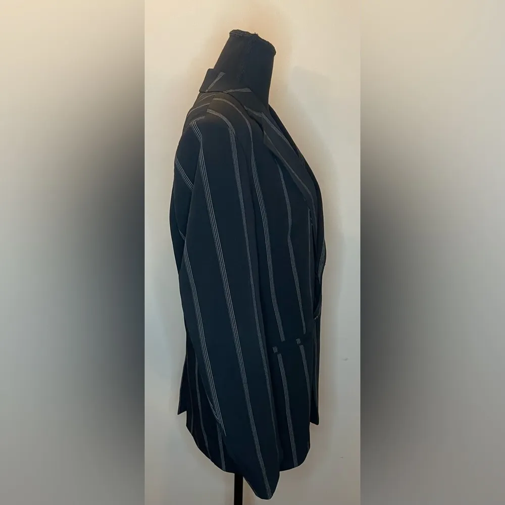 ClockHouse- Women’s striped black and white blazer Size 46 - Image 2