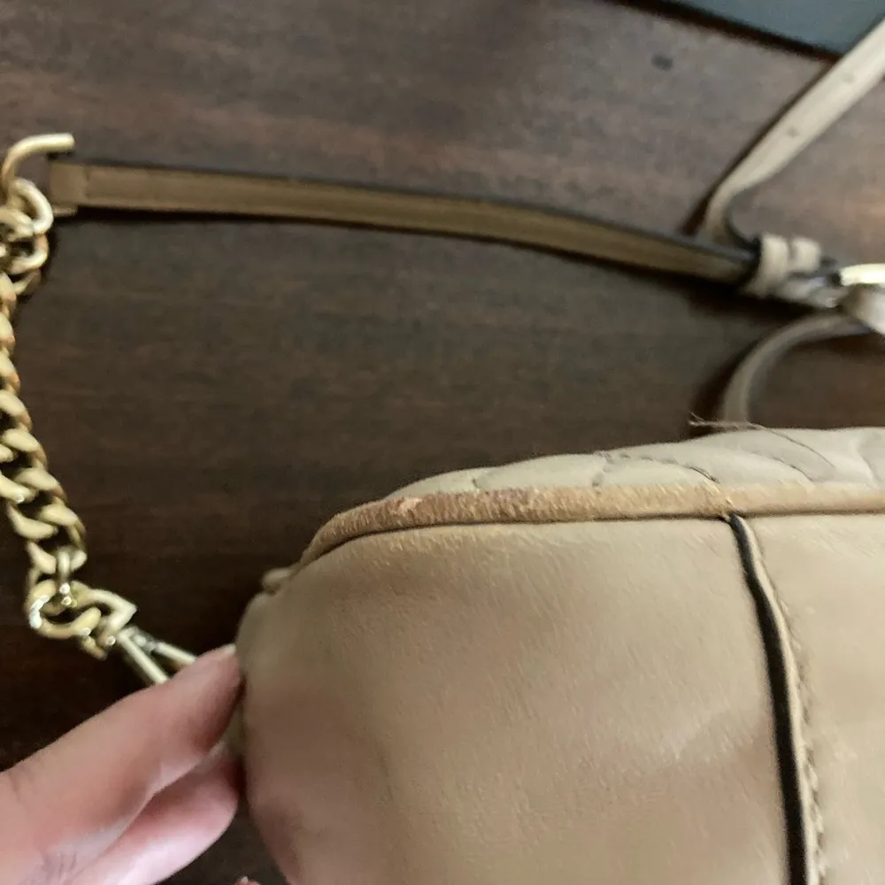 Michael Kors VNTG MK  Crossbody SHOULDERBAG tan leather - Image 9