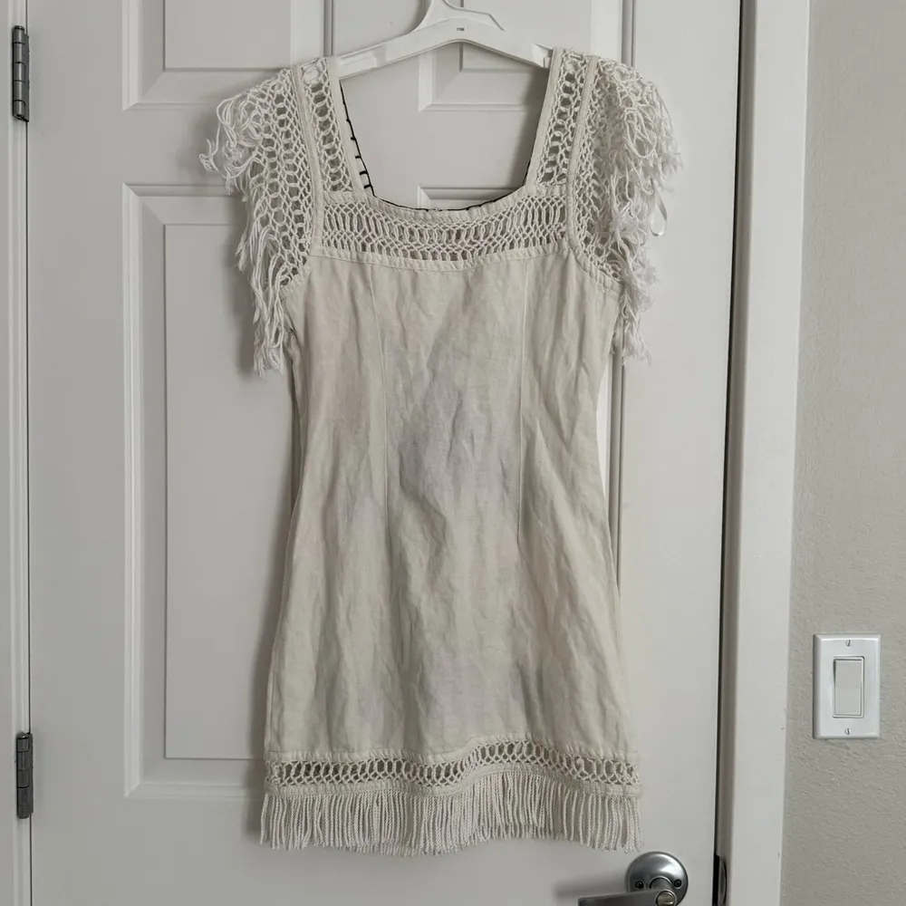 Free People Mexican Embroidered‎ Shift Dress - Size 0 - White/Black - EUC - Image 6