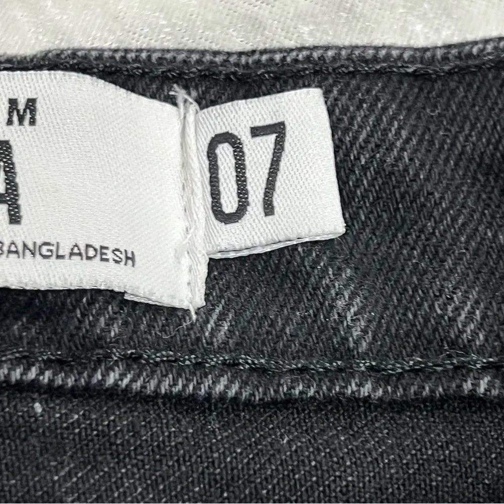 Refuge Distressed Shorts Raw Hem Black Jean Denim Short Chelsea Size 7 Punk rock - Image 5