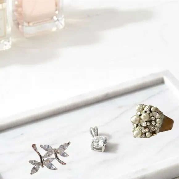 Macy's Silver Pendant with Clear Gemstone - Image 7