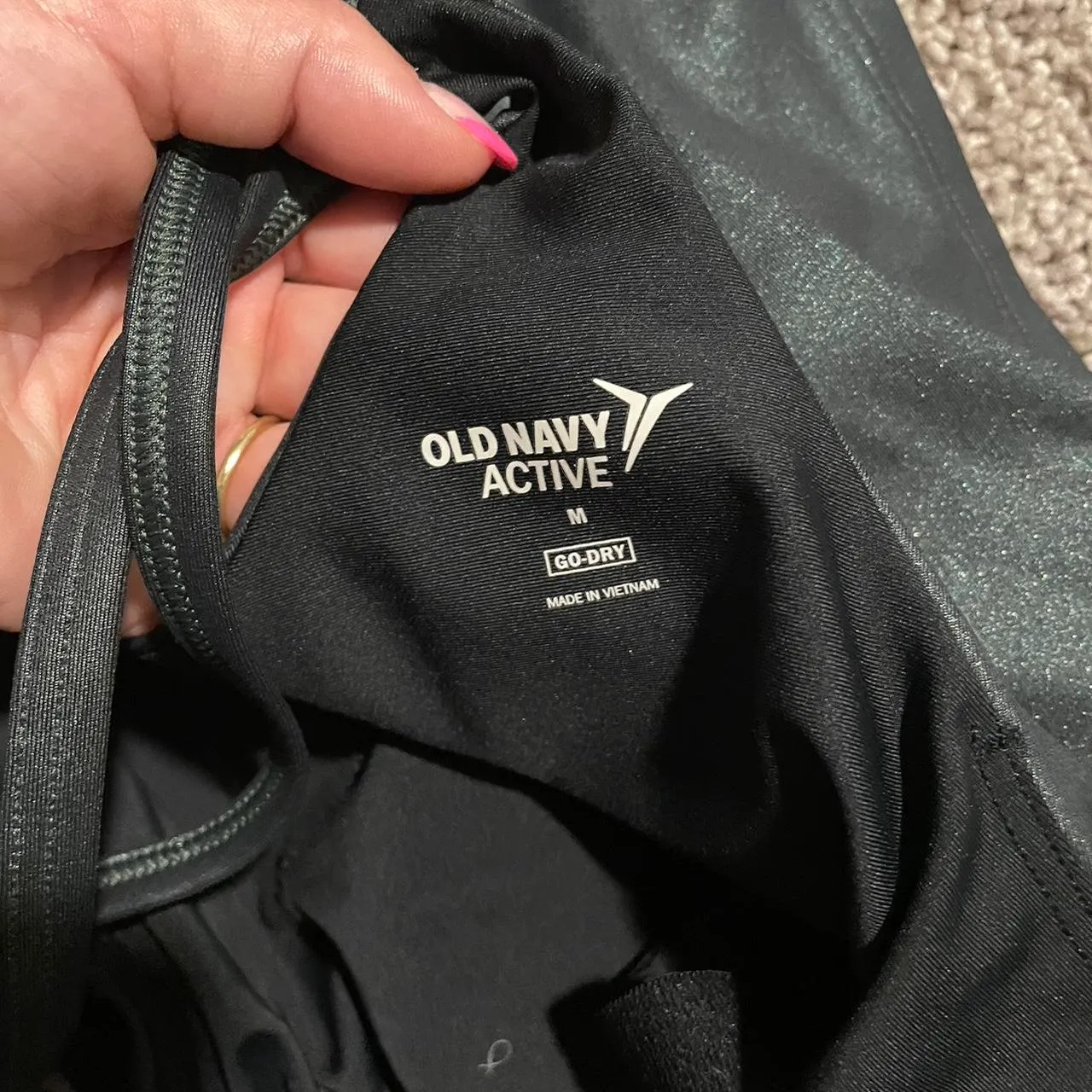 Old Navy Active top - Image 4