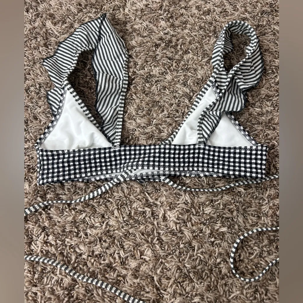 Aerie Seersucker Ruffle Wrap Black & White Bikini Swim Top Sz XS - Image 5