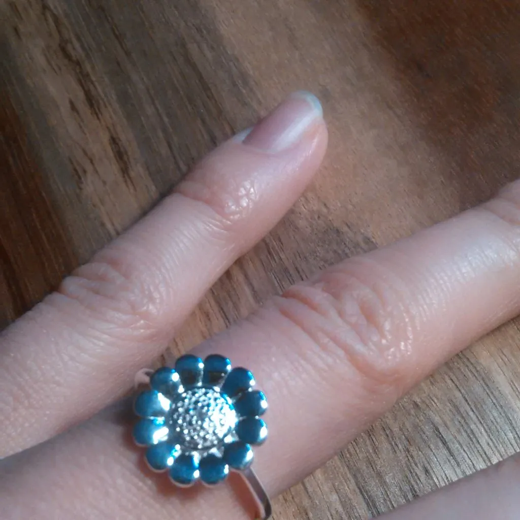 Diamond Accent Sterling Silver Sunflower Ring (Size 7) - Image 3