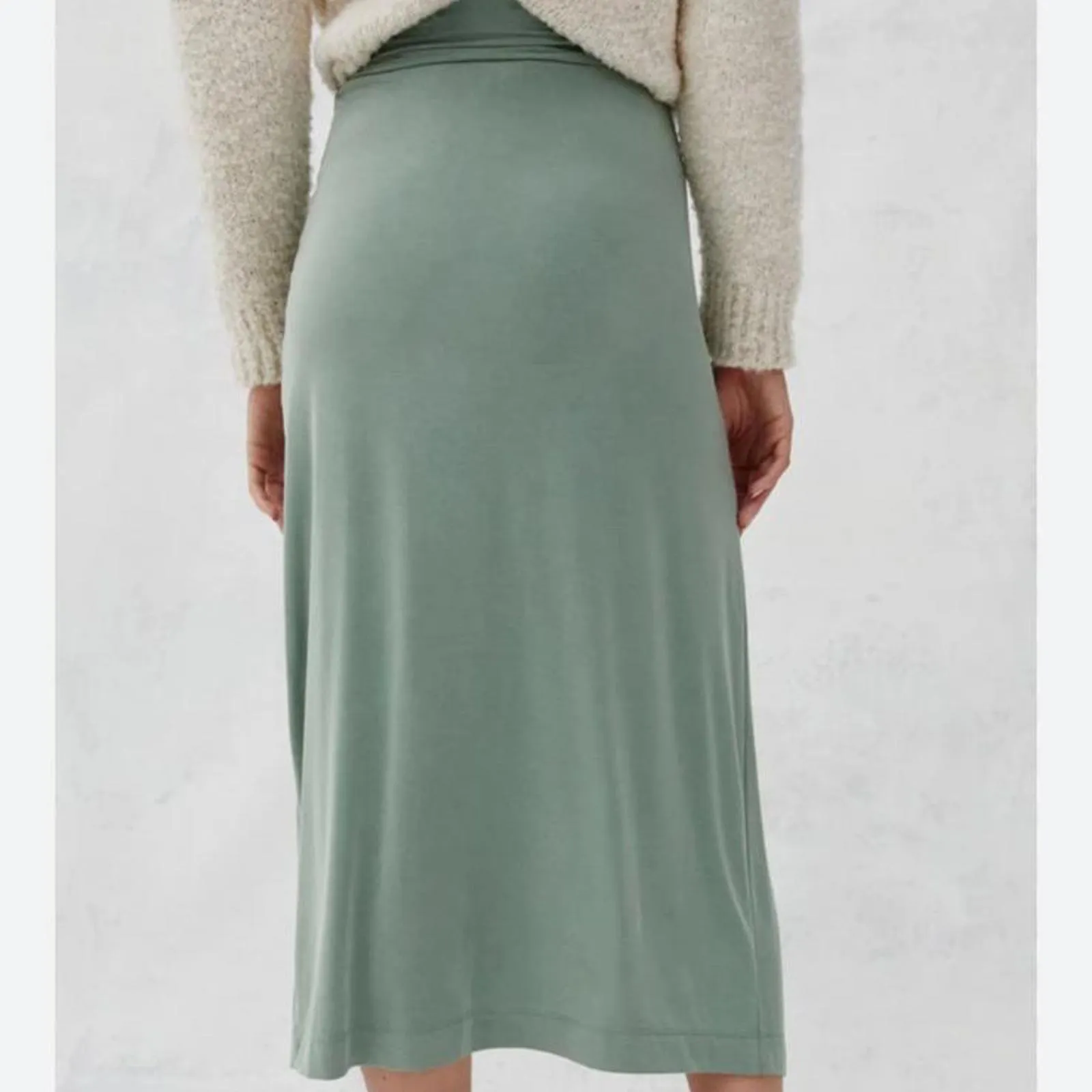 Anthropologie Junie Midi Skirt Front Twist Sage Green Women’s size Small - Image 12