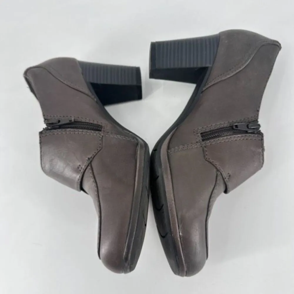 Clarks‎ Collection Women's Leather Block Heel Side Zip Pumps Heels Taupe Size 8M - Image 4