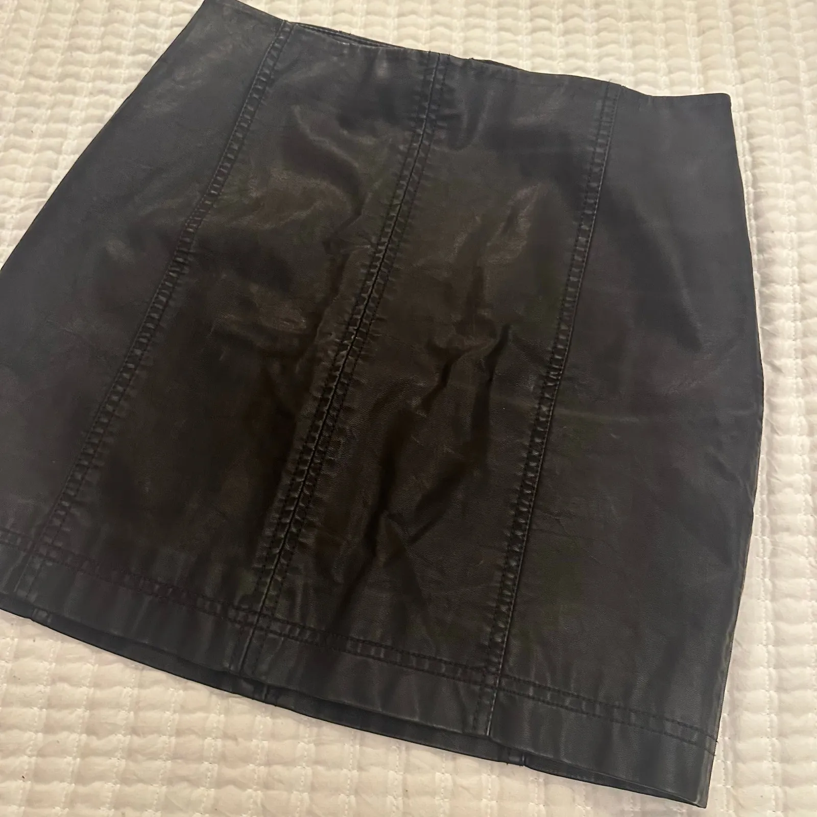Free People Black Vegan Leather Mini Skirt sz 8 Free People Modern Femme - Image 3