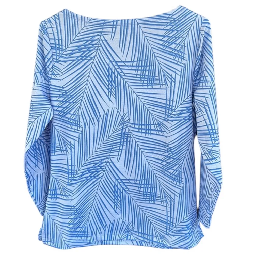 EUC Vineyard Vines Printed Sankaty Top Blue Size Large - Image 9