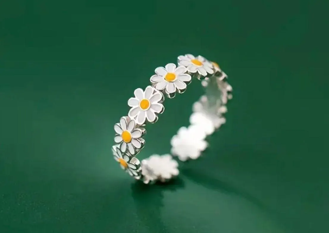 Adorable  Ladies Adjustable Daisy Ring Size 5-9 - Image 2
