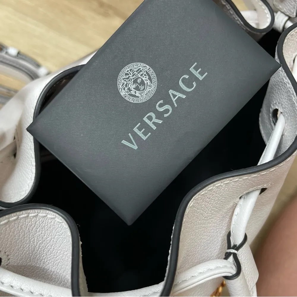 Versace Women's White/Gold Leather La Medusa Bucket Bag Style 1003013 DVIT2T - Image 9