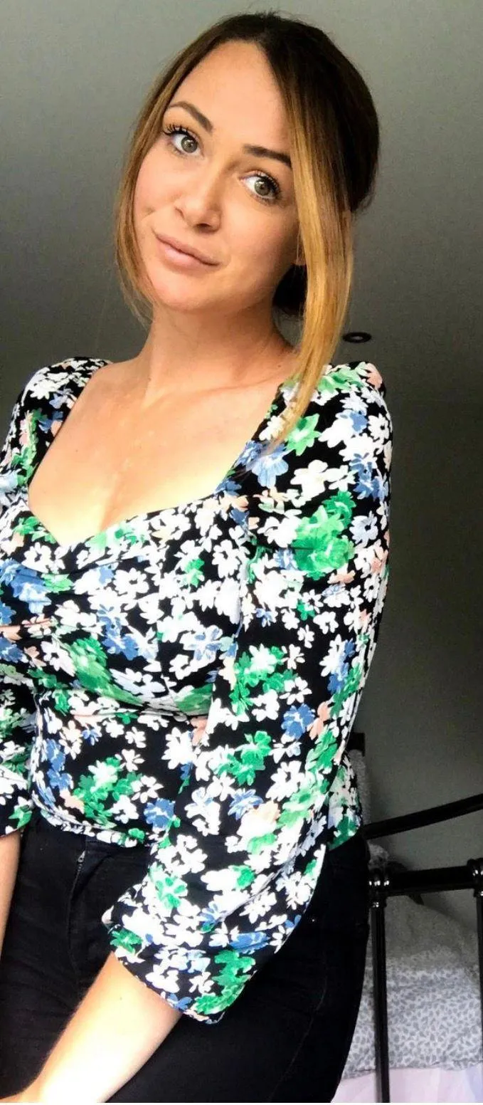 Blogger Favorite Black Floral Puff Sleeves Blouse - Image 8