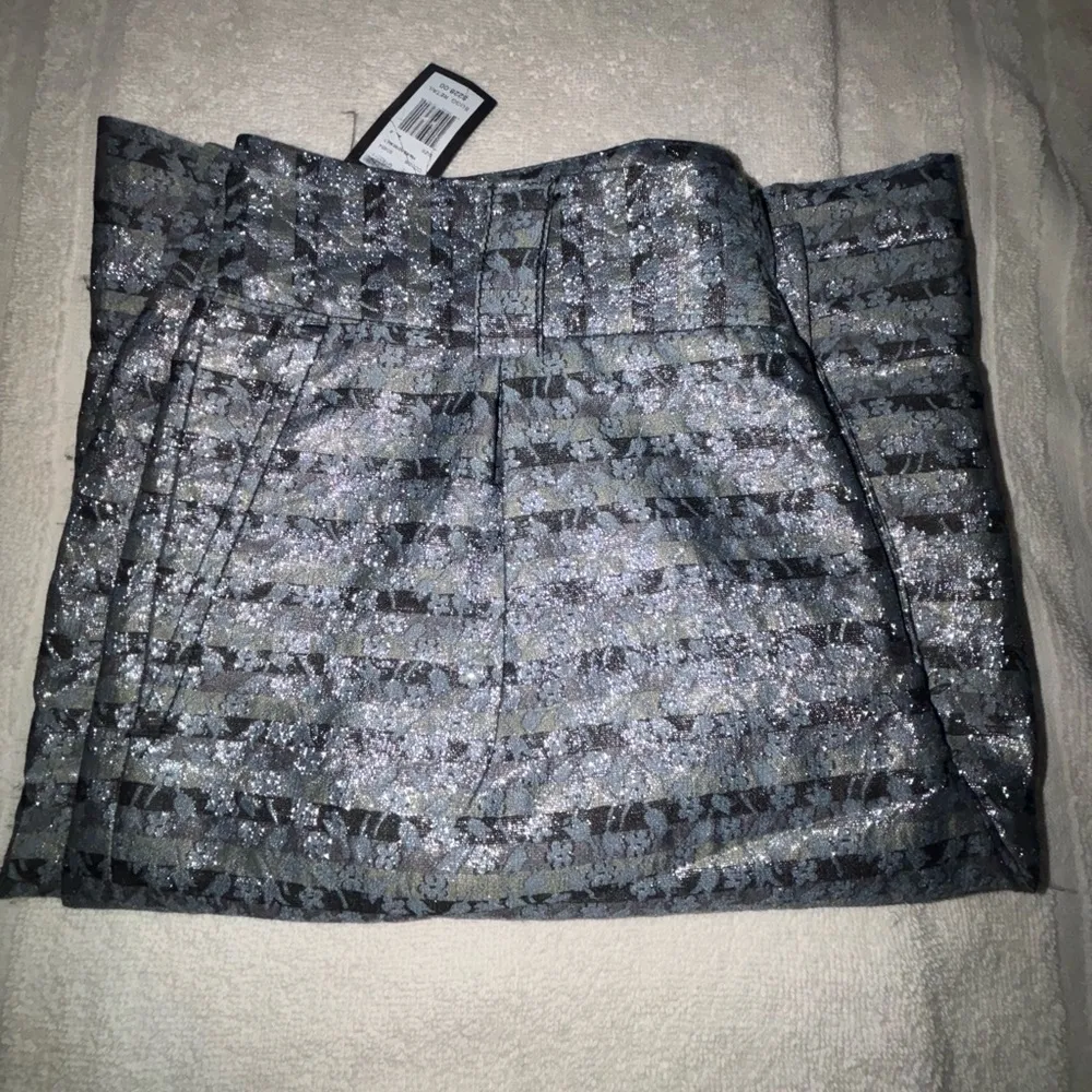 MARC JOCAOBS NWTS Blue long shorts size 6 - Image 13