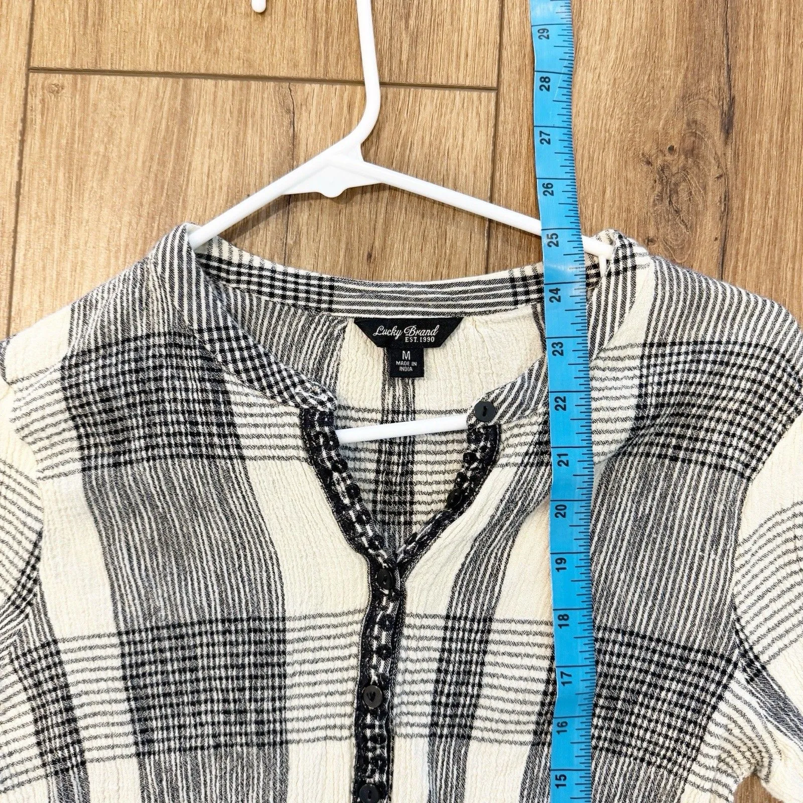 Lucky Brand Womens Y2K Crinkle Henley Top Size Medium Checker Soft Grunge Indie - Image 6